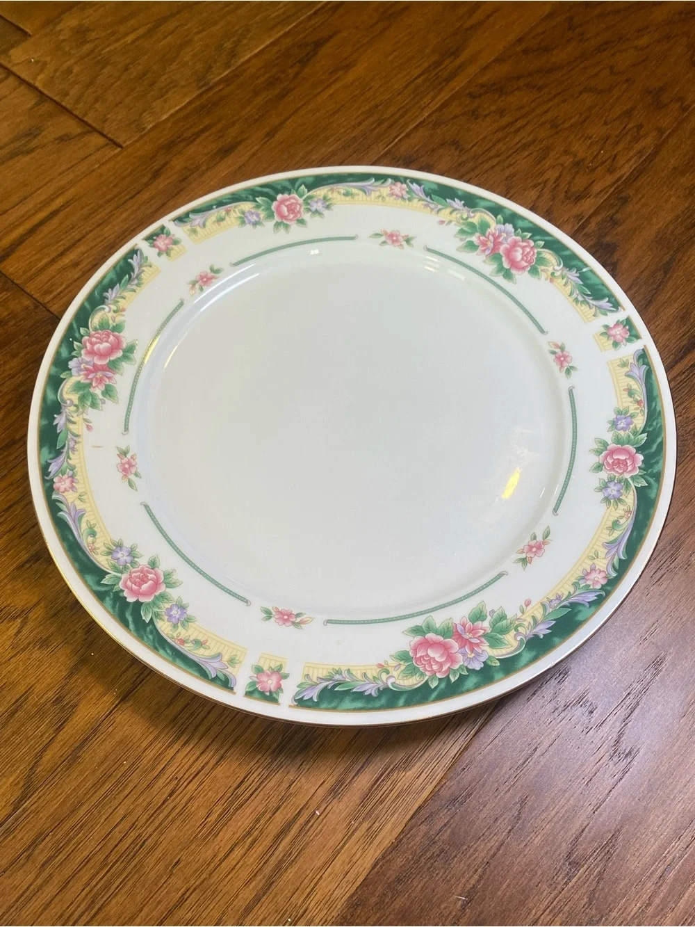 Floral Porcelain Dinner Plate in Green and‎ Pink